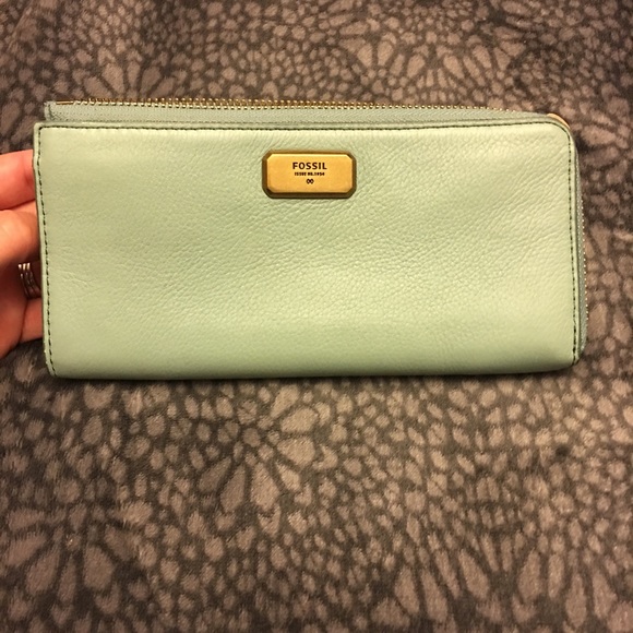 Fossil Handbags - Turquoise/Teal Fossil Wallet 👛